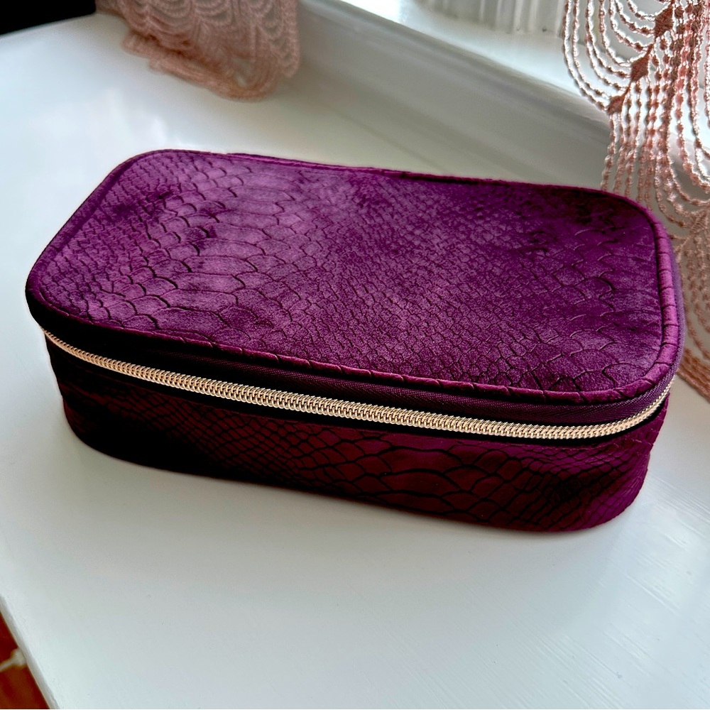 Purple Toiletry Travel Bag, Crushed Velvet Zipper TSA Cosmetics Dopp Kit